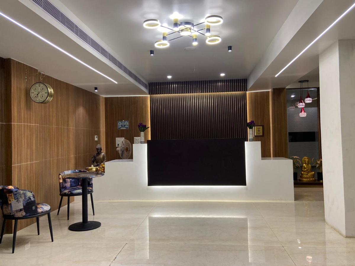 Hotel Sivas Regency Тхені Екстер'єр фото