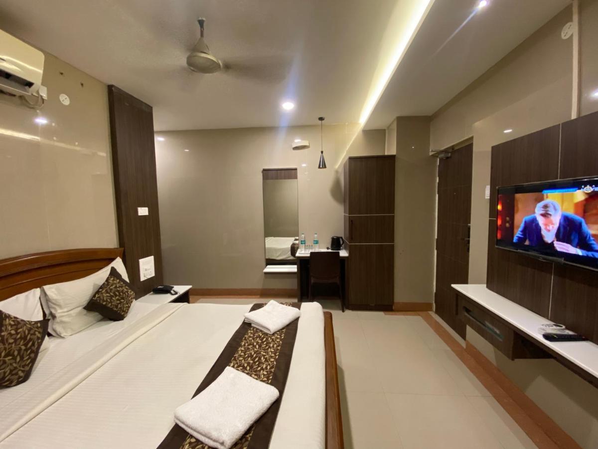 Hotel Sivas Regency Тхені Екстер'єр фото