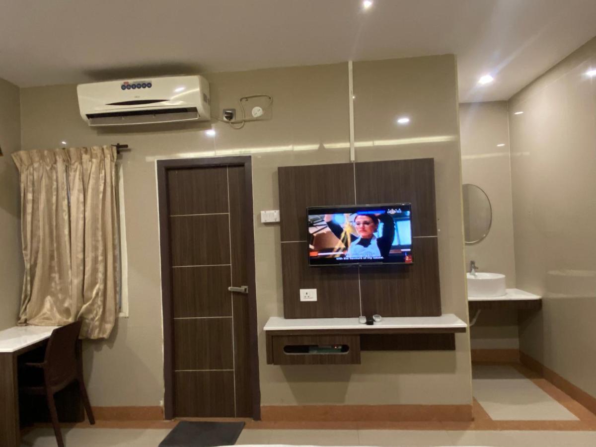 Hotel Sivas Regency Тхені Екстер'єр фото