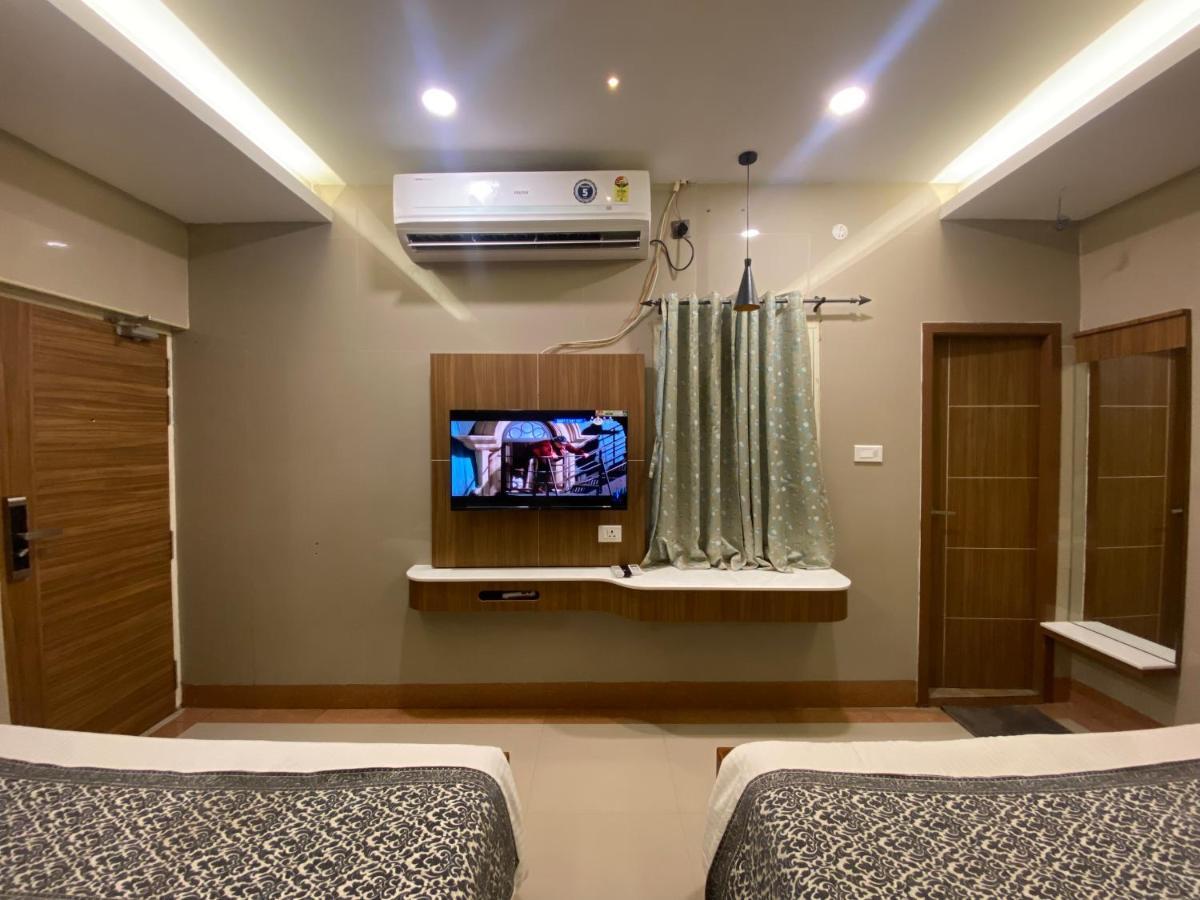 Hotel Sivas Regency Тхені Екстер'єр фото