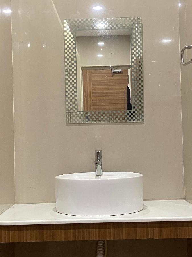 Hotel Sivas Regency Тхені Екстер'єр фото