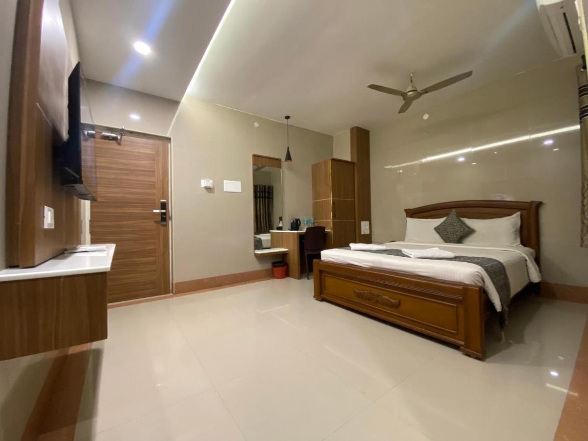 Hotel Sivas Regency Тхені Екстер'єр фото