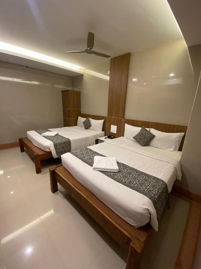 Hotel Sivas Regency Тхені Екстер'єр фото