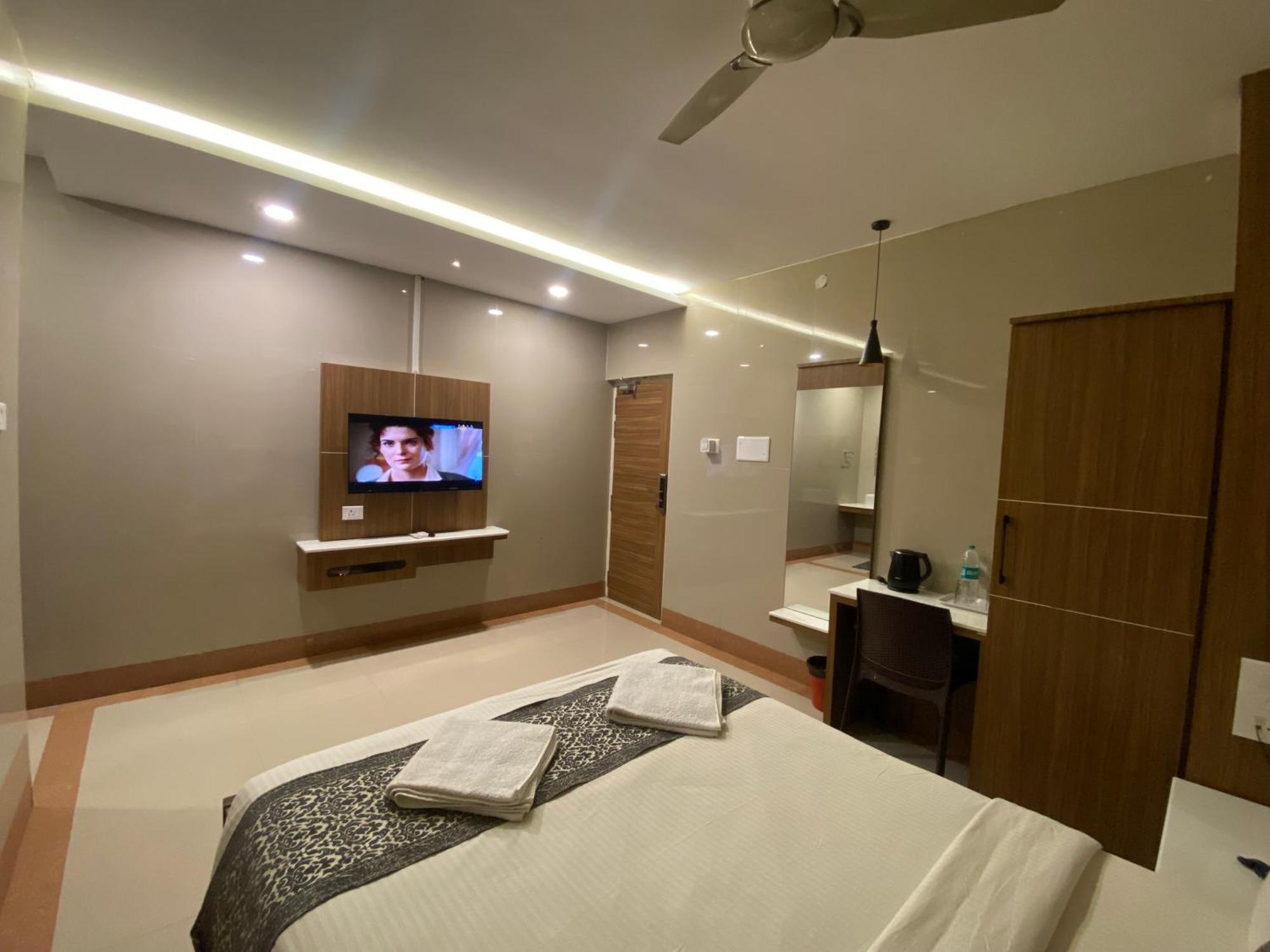 Hotel Sivas Regency Тхені Екстер'єр фото